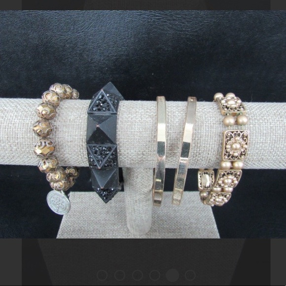 Black and Gold Jewelry Lot - 13 Pieces - Picture 2 of 8